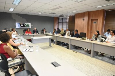 Representantes de instituições reunidos no Pacto pela Educação Sergipana